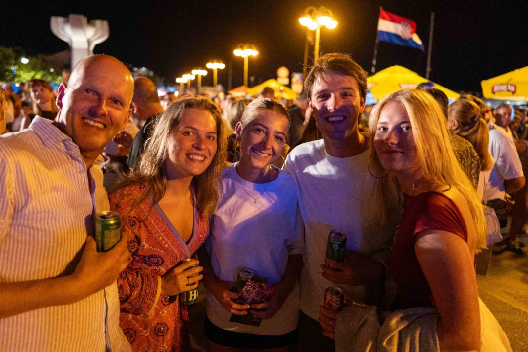 Spektakularna vodička fešta oduševila tisuće posjetitelja