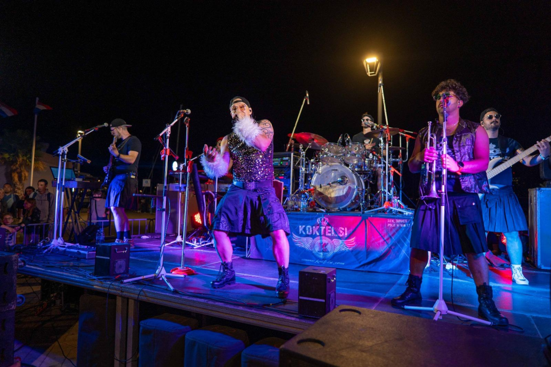 Spektakularna vodička fešta oduševila tisuće posjetitelja