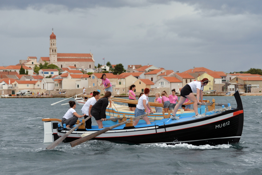 Održana ženska veslačka regata u Betini: Pogledajte koje su ekipe bile najbolje