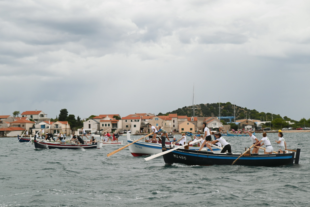 Održana ženska veslačka regata u Betini: Pogledajte koje su ekipe bile najbolje