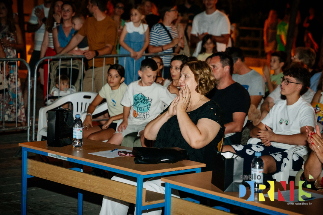 U Drnišu održan 5. Minifest, dječje pjevačko natjecanje