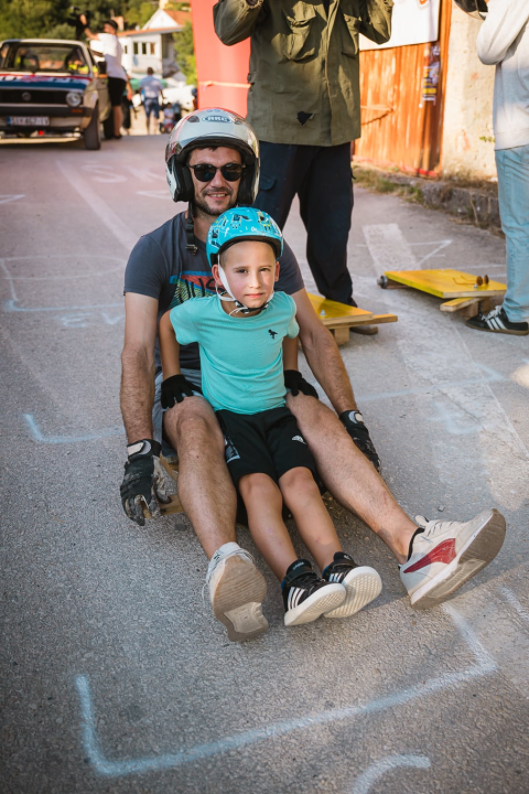 Tradicionalna Utrka karića u Rupama i ove godine oduševila posjetitelje i natjecatelje
