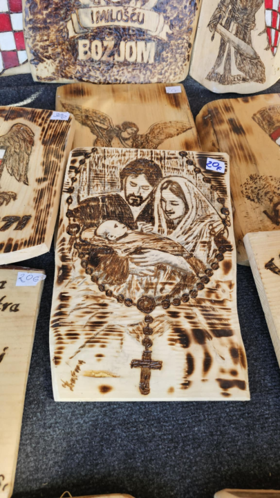 Ni vrućine nisu spriječile masu ljudi da obilježe 'sveti deseti'