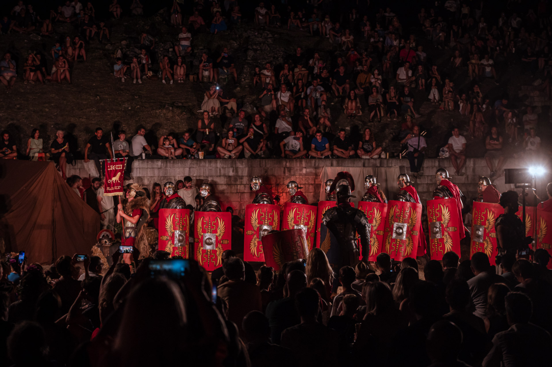 FOTO Spektakularne Burnumske ide spojile povijesti, umjetnosti i glazbe pod zvjezdanim nebom