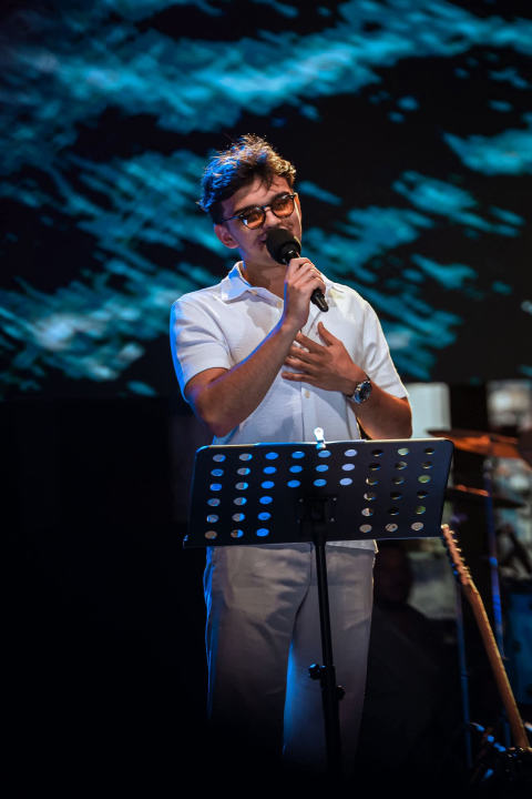 Publika u Šibeniku uživala u bezvremenskim pjesmama Vinka Coce na prvoj večeri Dalmatinske šansone