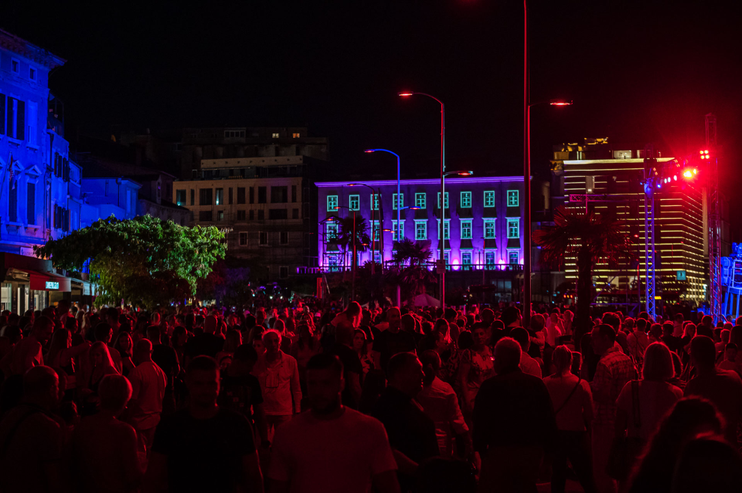 Šibenik impresivnim dron showom obilježio jubilarno izdanje manifestacije Light is life