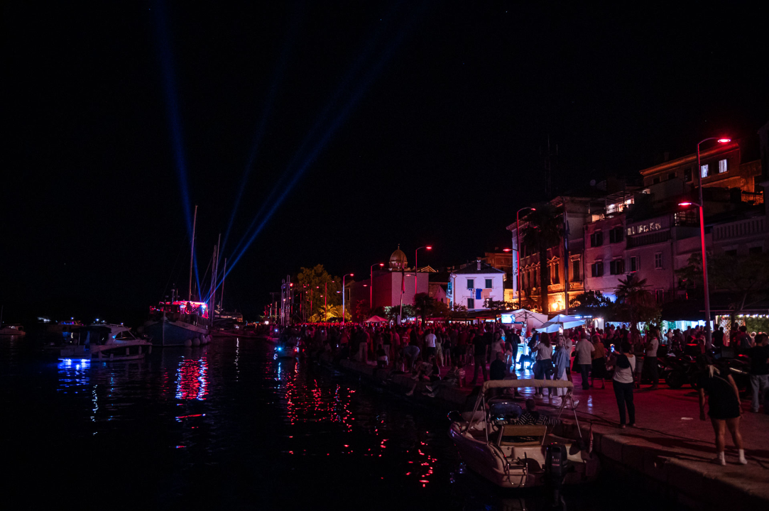 Šibenik impresivnim dron showom obilježio jubilarno izdanje manifestacije Light is life