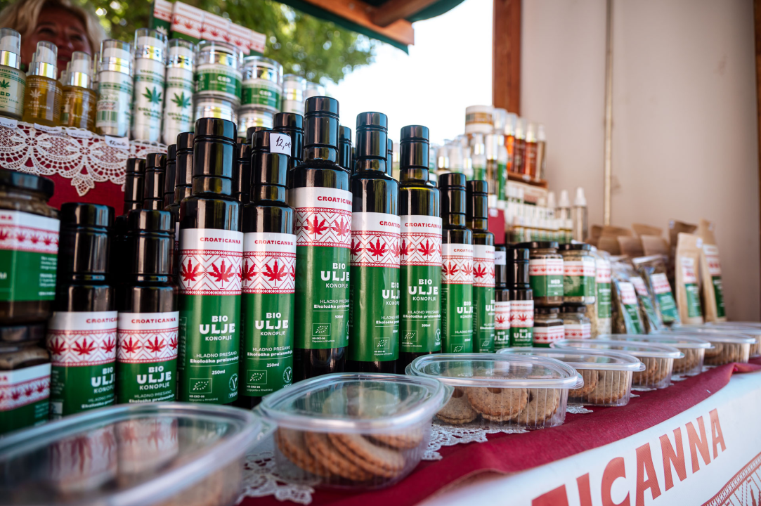 Otvoren 16. Srednjovjekovni sajam u Šibeniku: Nakon petogodišnje pauze vratio se na rivu u punom sjaju