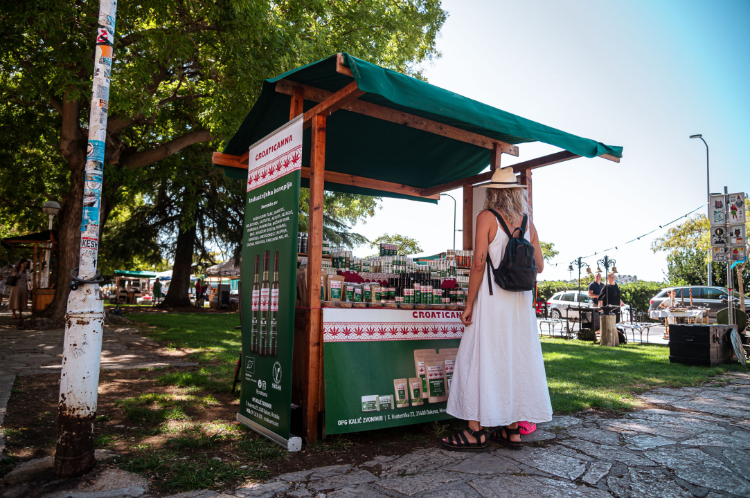 Otvoren 16. Srednjovjekovni sajam u Šibeniku: Nakon petogodišnje pauze vratio se na rivu u punom sjaju