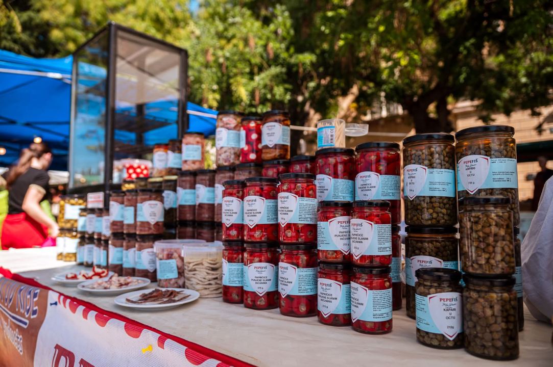 Mirisi i okusi prošlosti: Bogata ponuda štandova na srednjovjekovnom sajmu u Šibeniku