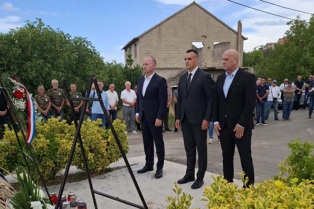 Polaganje vijenaca u Velikoj Glavi