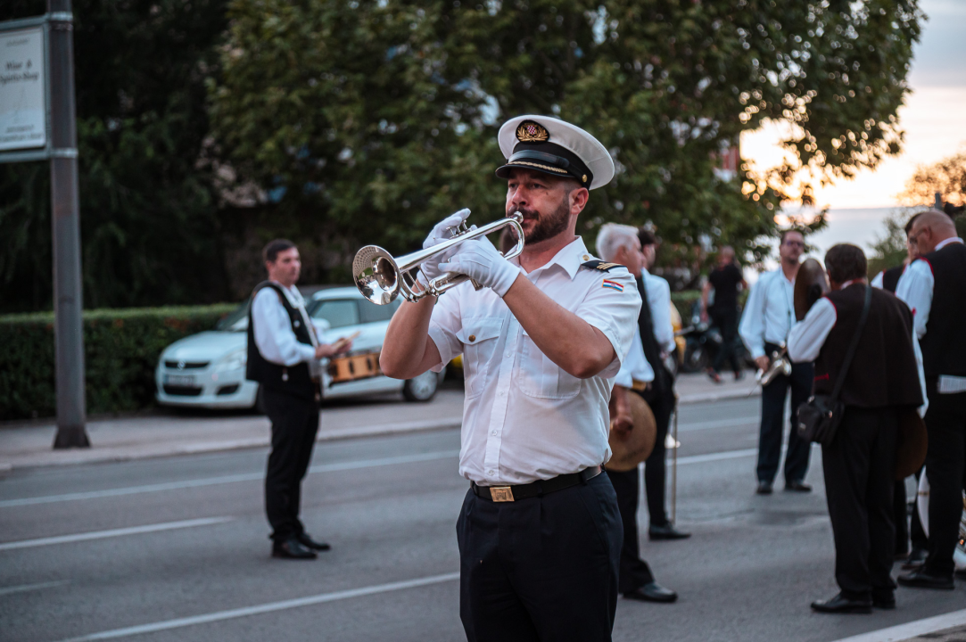 Polaganjem vijenaca, komemoracijom, mimohodom i bakljadom obilježen 34. spomendan Rujanskog rata