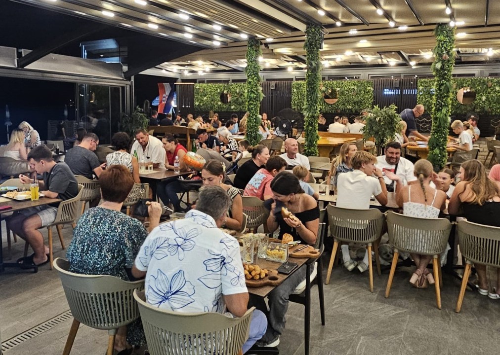 FOTO Posjetite Restoran Šarm, idealno mjesto za svako doba dana! 