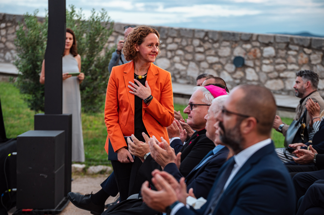 FOTO Franka Baranović Nagradu Grada Šibenika posvetila majci: 'Šibenik je utkan u moje gene i ovo je za mene posebna čast'