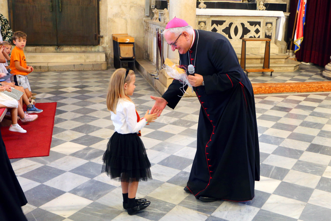 Mališani posjetili šibensku katedralu