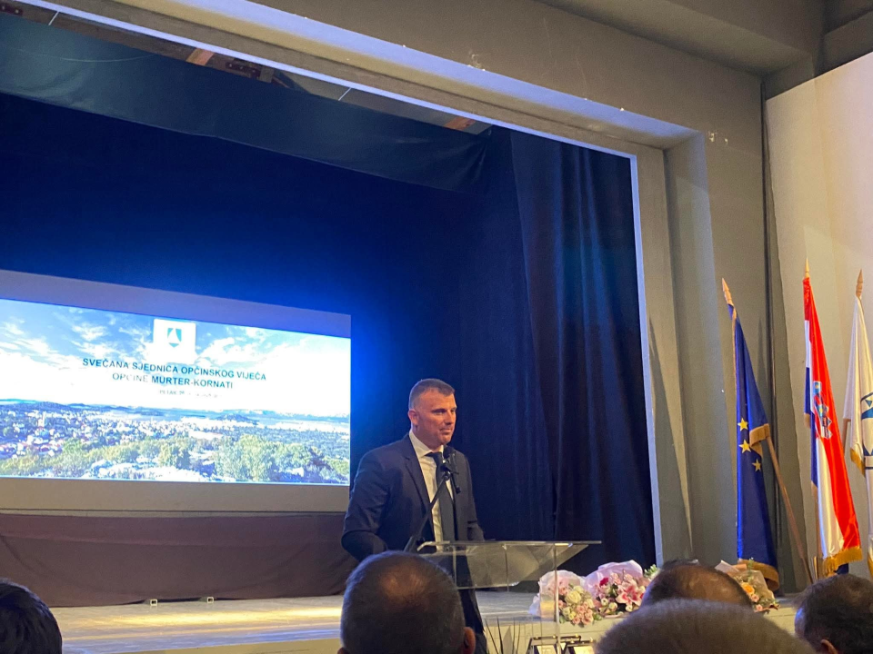 Na svečanoj sjednici Općine Murter-Kornati kapetanu Branku Rameši dodijeljena nagrada za životno djelo