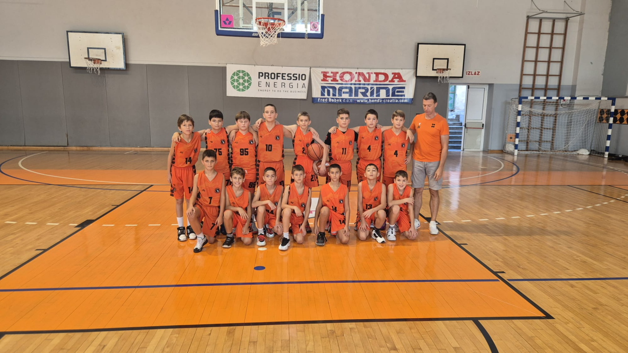 FOTO Dječaci iz OKK Dražen Petrović uvjerljivi pobjednici turnira 'Gradu na dar'