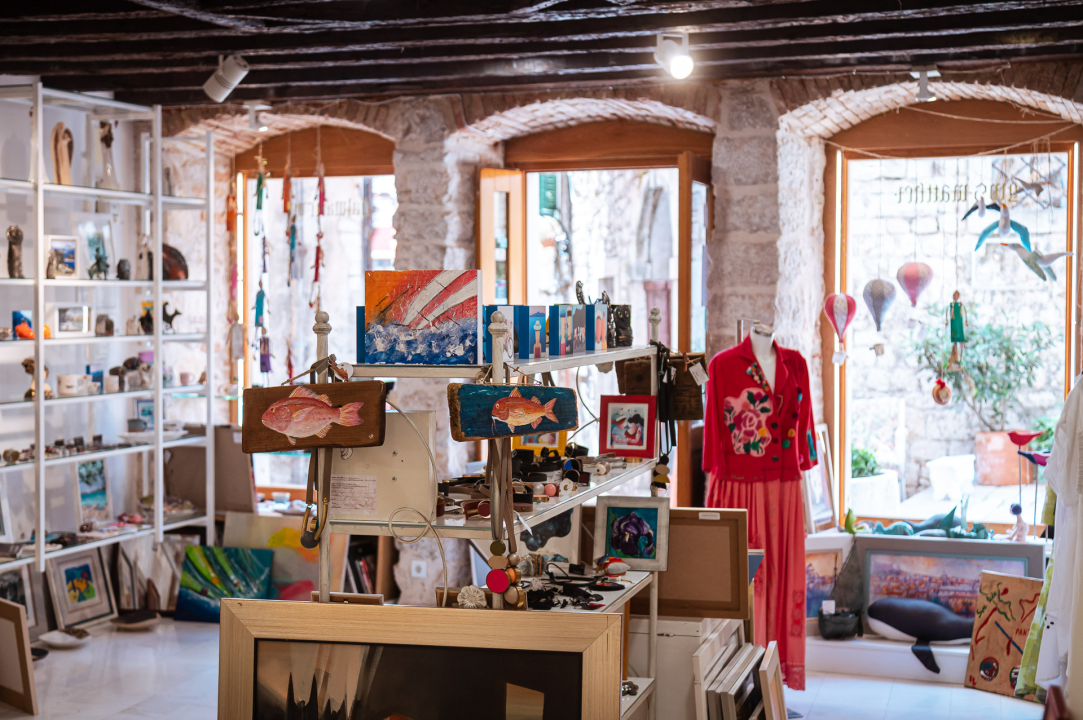 FOTO Iskoristite listopadske popuste na umjetnička djela i unikatnu odjeću u Galeriji Juraj Dalmatinac