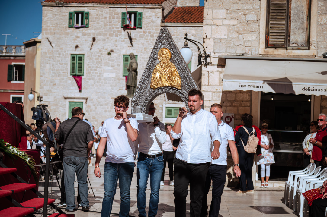 FOTO Održana svečana procesija i sveta misa u povodu blagdana sv. Mihovila