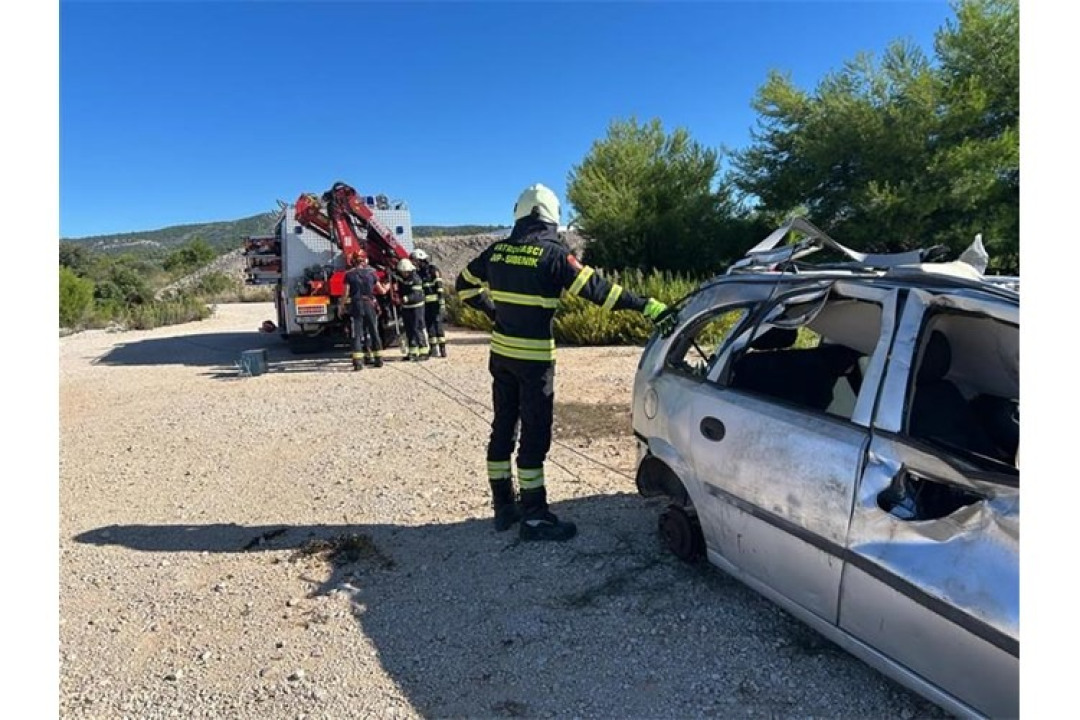 Od Bilica do Primoštena: Vatrogasci završili obuku za spašavanje u prometnim nesrećama