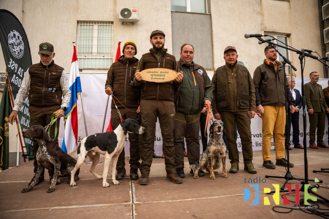 U Drnišu otvoreno Državno prvenstvo u radu lovnih pasa