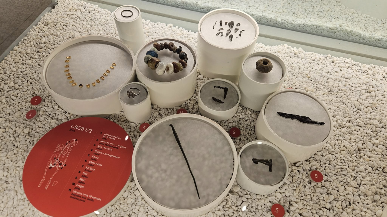 Otvorena izložba 'Et post mortem vita' u kninskom muzeju