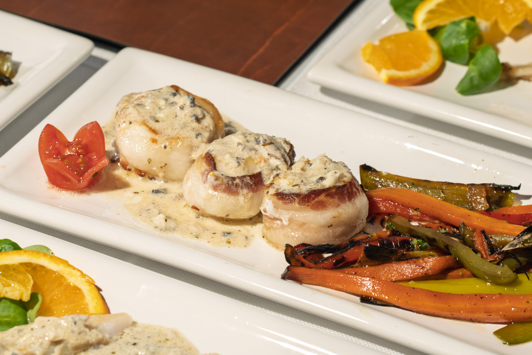 FOTO Petkom se u Konobi Oli uživa u dalmatinskoj spizi, pjesmi i odličnoj atmosferi!