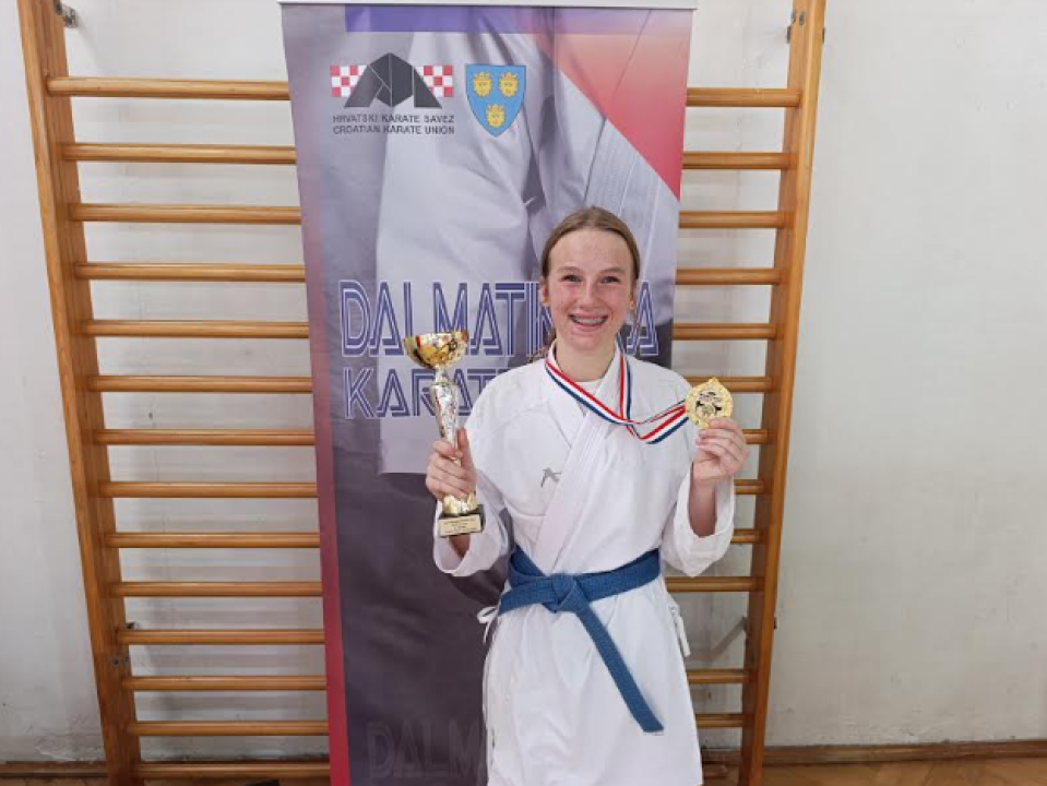 FOTO Karateke Šibenika 1066 u Kaštelima potvrdile odličnu formu uoči državnog prvenstva