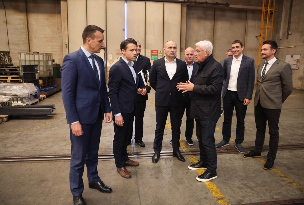 Ministar Anušić posjetio pogon ZM-Vikoma na Podima