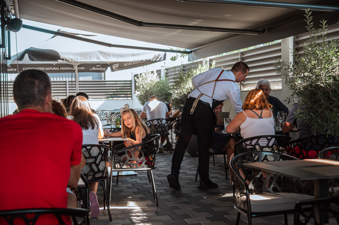 FOTO Omiljeni grill stiže na kućni prag: Leonardo BBQ & More uvodi dostavu!