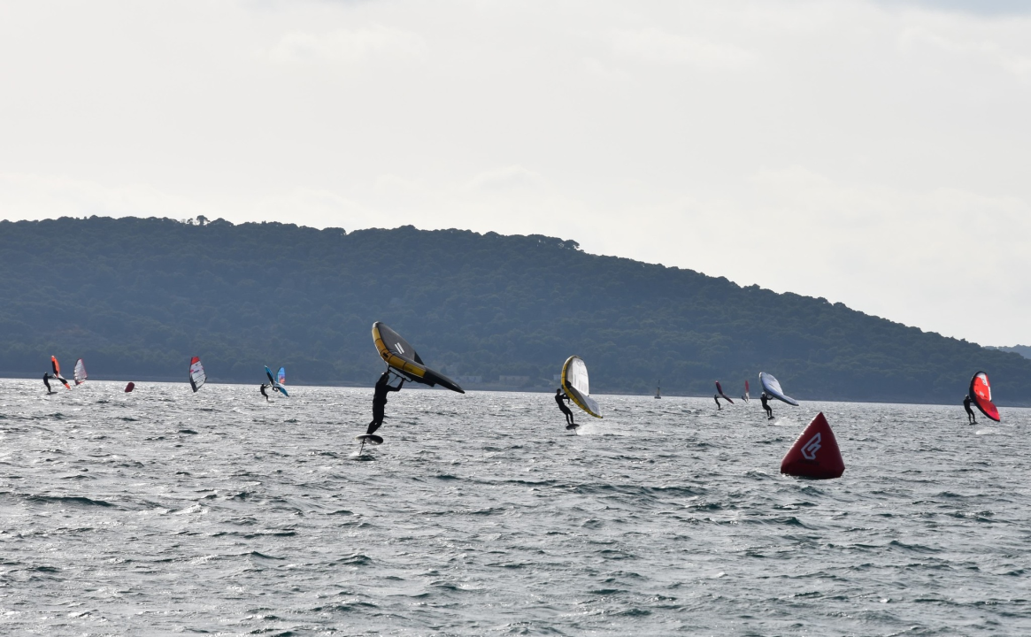 Tradicionalna Jadrijska regata okupila mnoštvo surfera iz Hrvatske i susjedstva