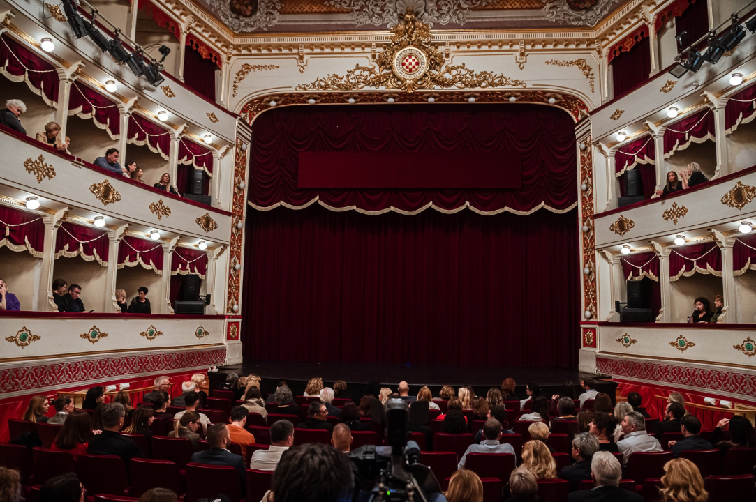 Svečana premijera predstave 'Uza skale, niza skale'