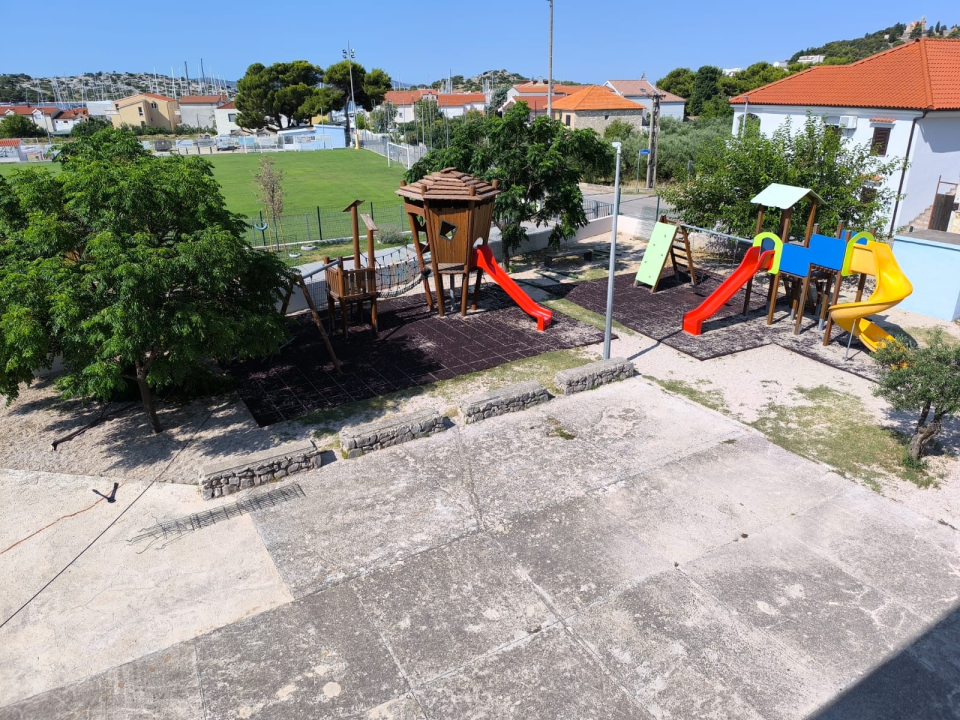 Radovi na tribunjskoj školi