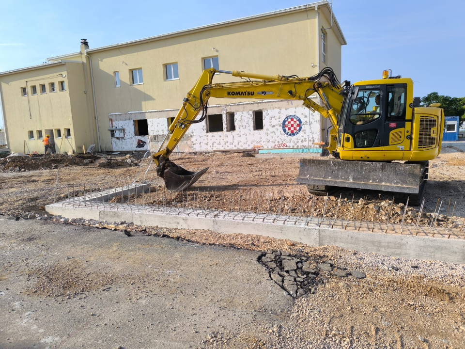 Radovi na tribunjskoj školi