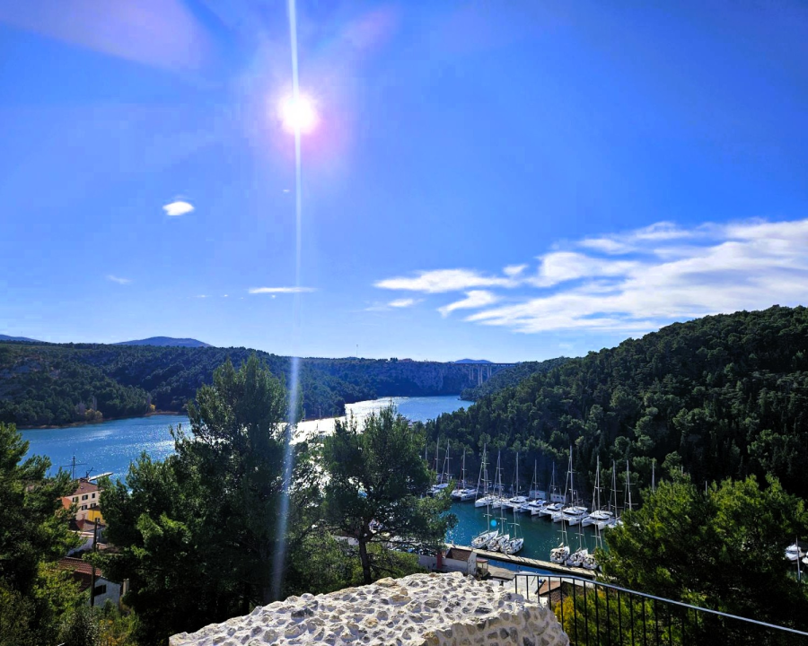 'Skradinski vremeplov': Održana jedinstvena šetnja Skradinom