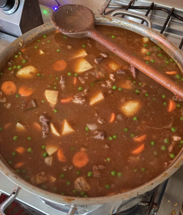 FOTO Doživite tribunjsku blagdansku čaroliju: Stray Cat donosi božićni ugođaj uz tople napitke i domaće delicije! 