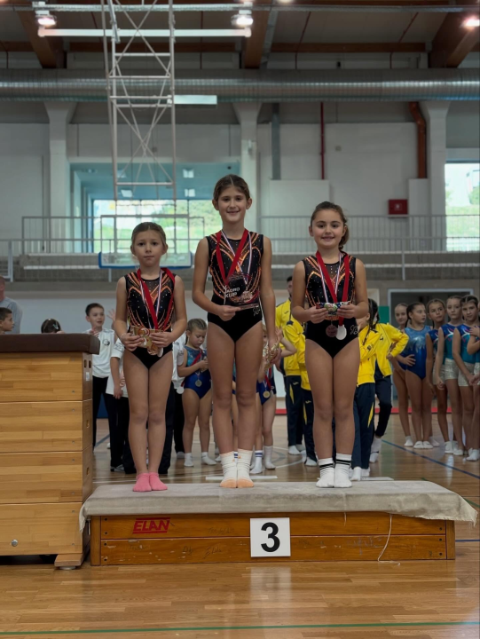 FOTO Gimnastičarke Dišpeta na 'Jadro kupu' uspješno završile s natjecanjima osnovnog programa ove godine