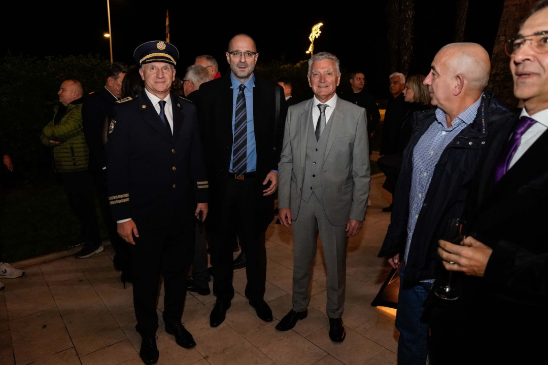 Andrej Plenković iznenada stigao u Šibenik na božićno-novogodišnji prijam Burića i Rakića