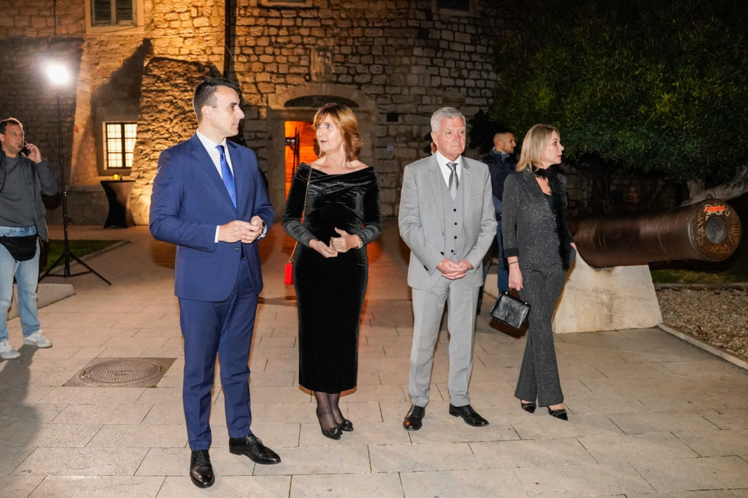 Andrej Plenković iznenada stigao u Šibenik na božićno-novogodišnji prijam Burića i Rakića