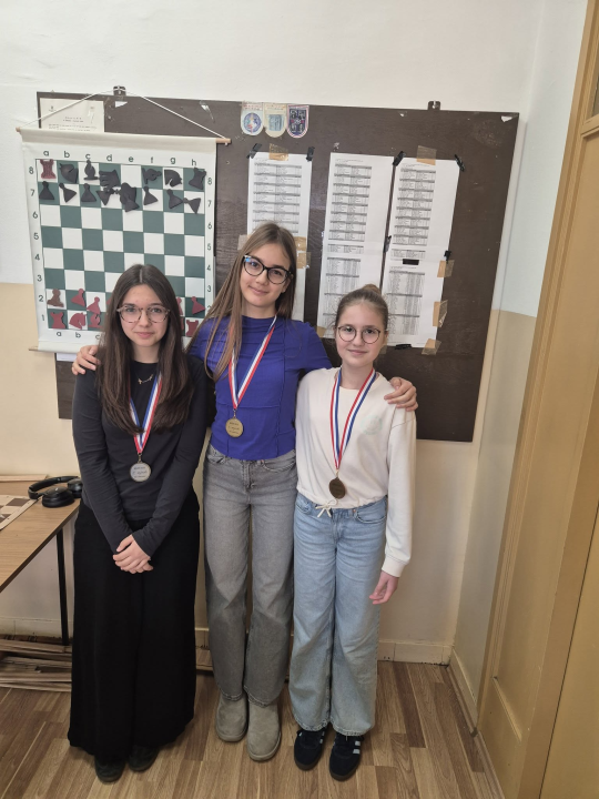 FOTO Šahovski klub Šibenik održao božićne turnire za mlade