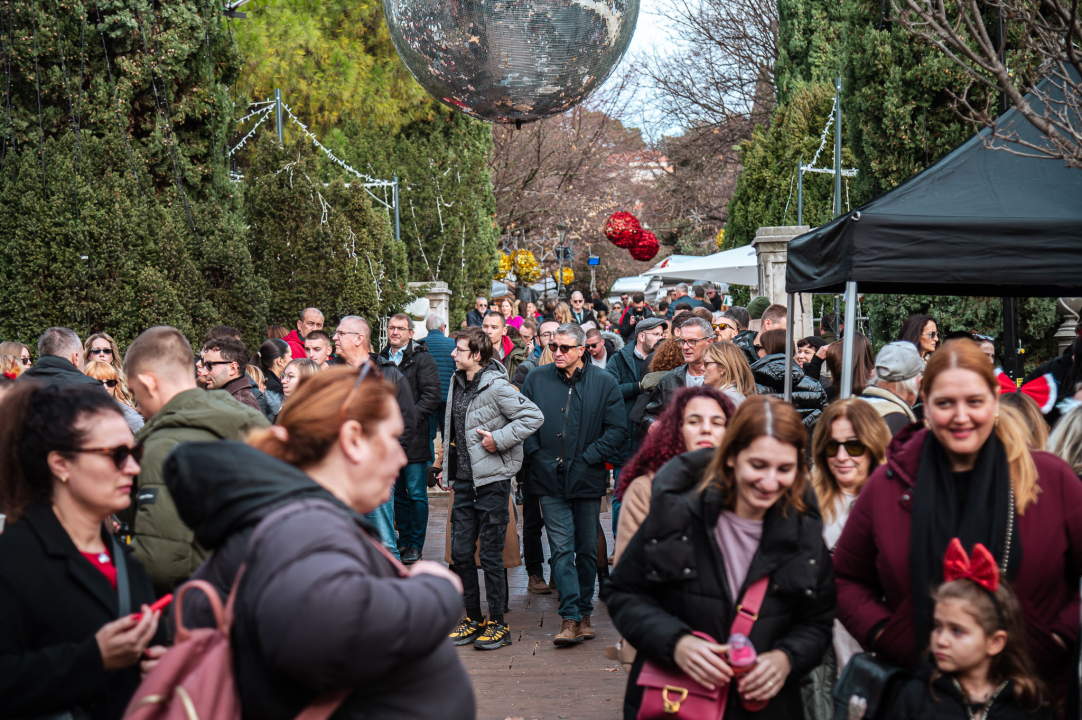 Badnjak u Šibeniku i ove godine uz savršeni soundtrack: Fenixi zapalili park