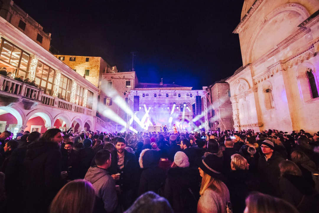 Od Poljane do velikih bina: Kako su šibenske Nove godine postale glazbeni spektakl