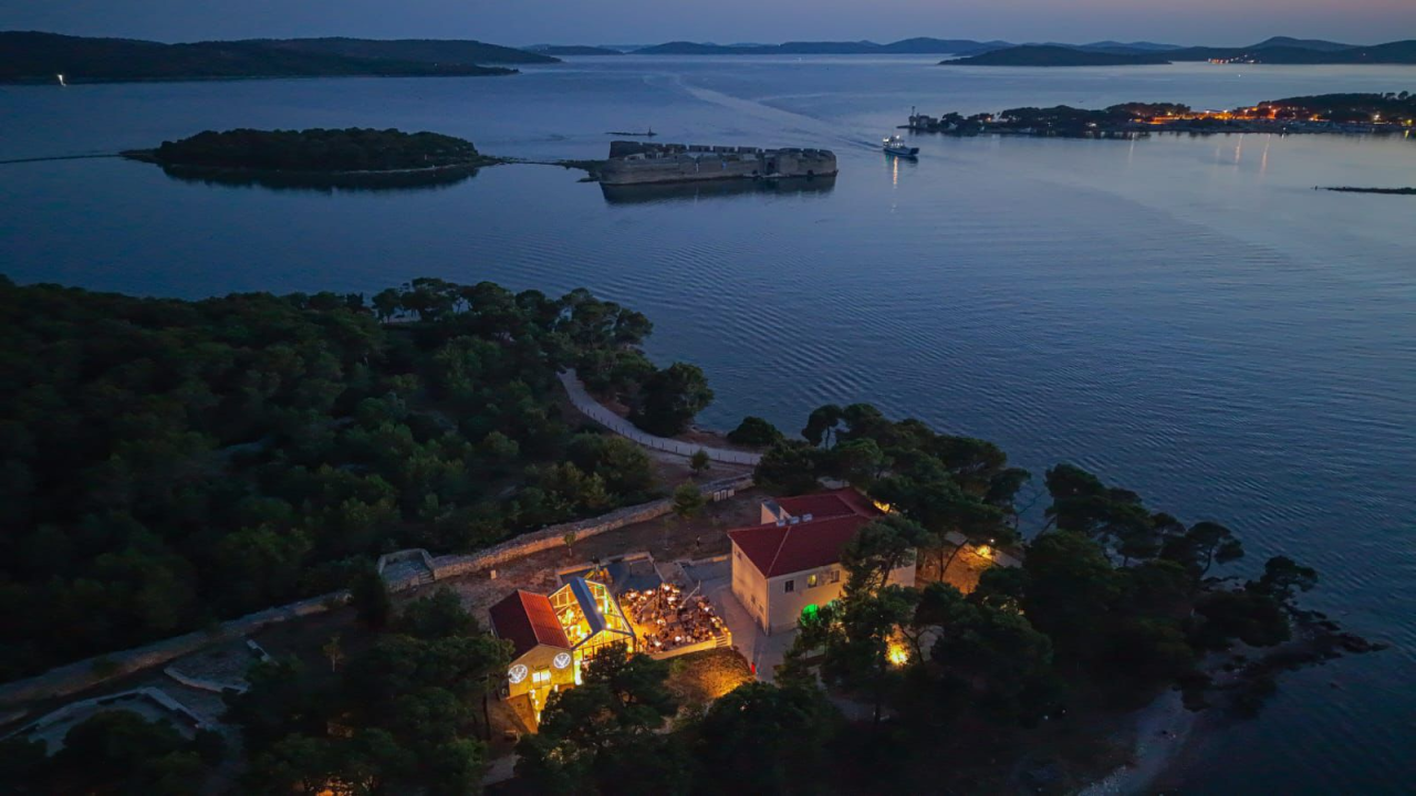FOTO Dočekajte 2026. u Naturi uz vrhunske zalogaje, pjenušac i hitove koji vas neće pustiti s plesnog podija!