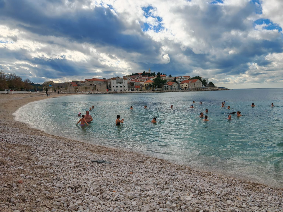 FOTO Bez novogodišnje banjade nije prošlo ni u Primoštenu