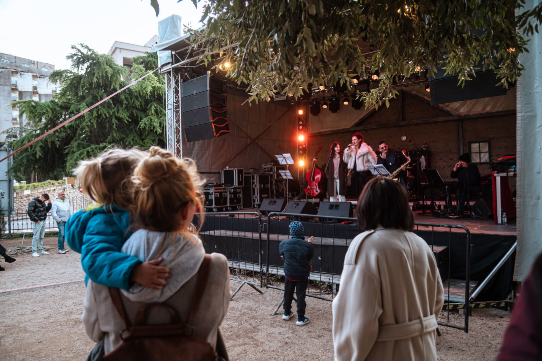 Šibenčani uživaju u zadnjem danu Adventure: Dnevno druženje uz Pojačaj radio, a večeras veliko finale s Cubismom