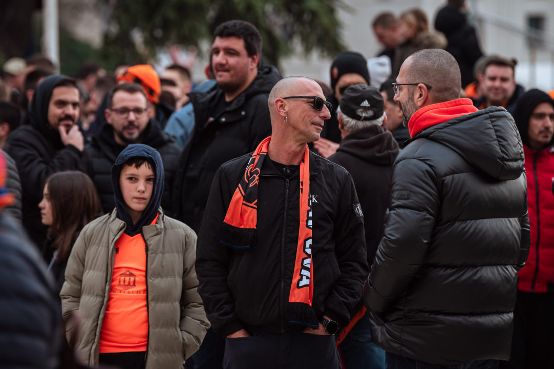 FOTO Funcuti ispred Grada odbili prihvatiti gašenje Šibenika: 'Šta će nam rotori kad nam odu dica?'