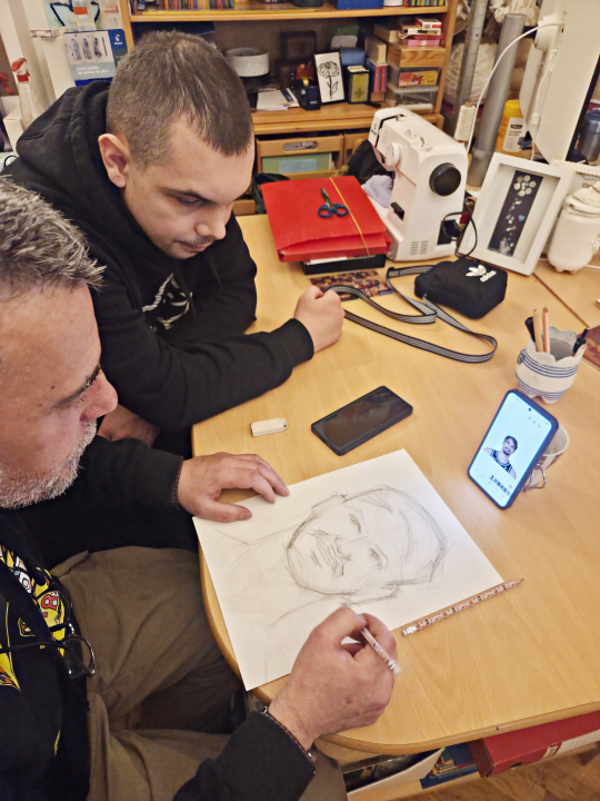 Slučajni susret doveo do lijepe suradnje: Sarajevski slikar posjetio šibenske 'Kamenčiće'