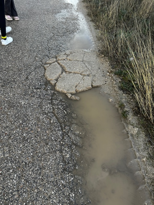 Mještani šibenskog zaleđa očajni zbog stanja ceste: 'Rupe se zakrpaju, obećanja ponove, a asfalt – i dalje čeka'