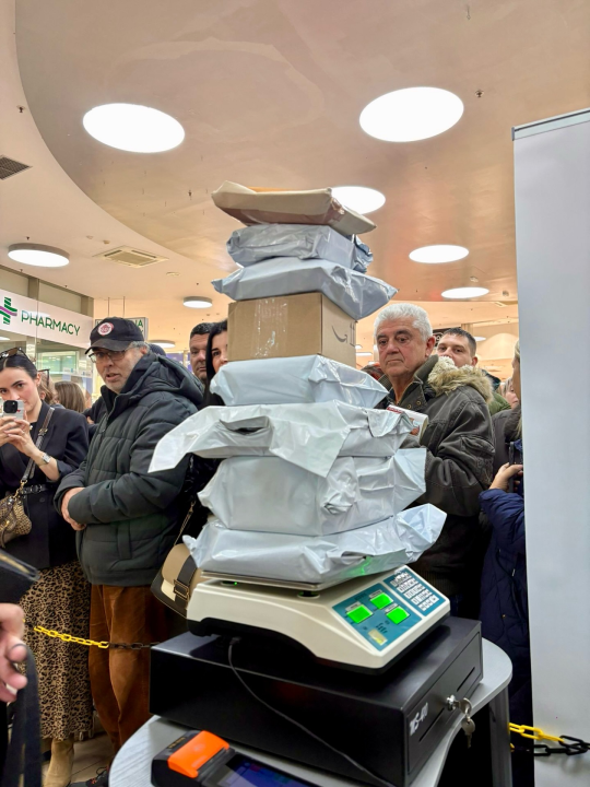Shopping spektakl u Dalmareu: Stiglo 10 tona izgubljenih paketa koji će napokon dobiti vlasnike