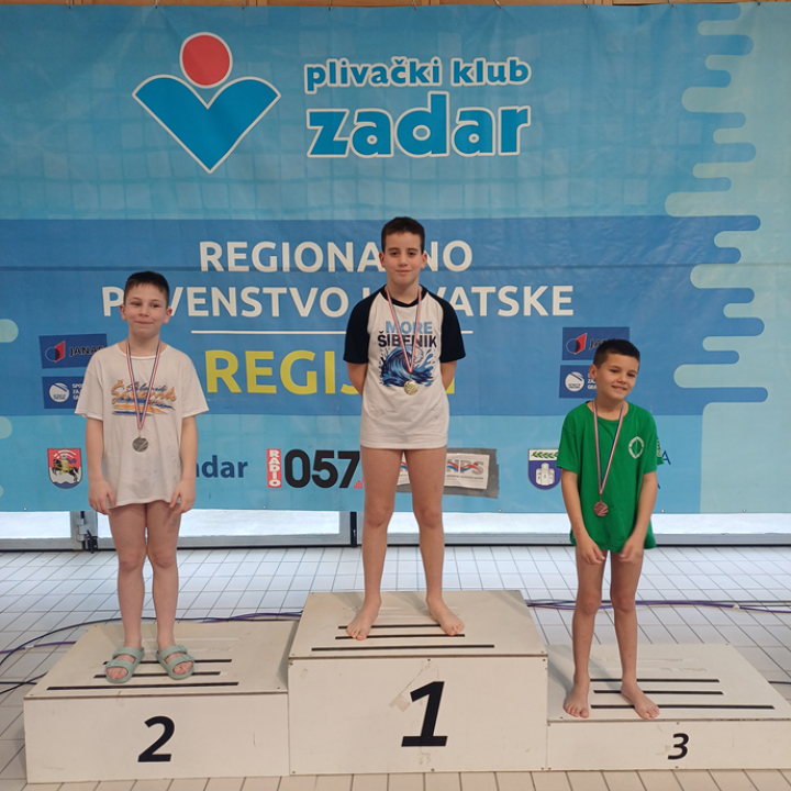 FOTO Plivači Mora u mjesec dana na tri natjecanja, Niko Koloper najuspješniji među početnicima u Dalmaciji